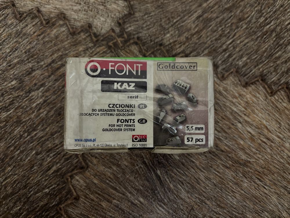 O FONT Goldcover. Набор алфавит для горячего тиснения.