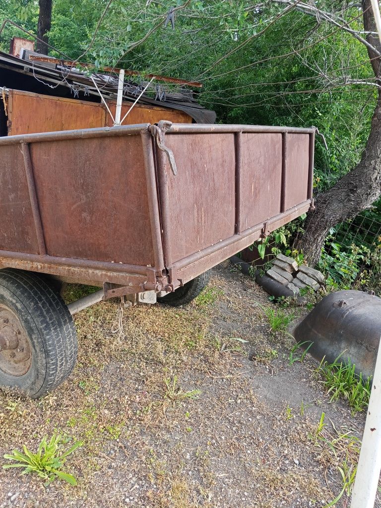 Продам средний прицеп.