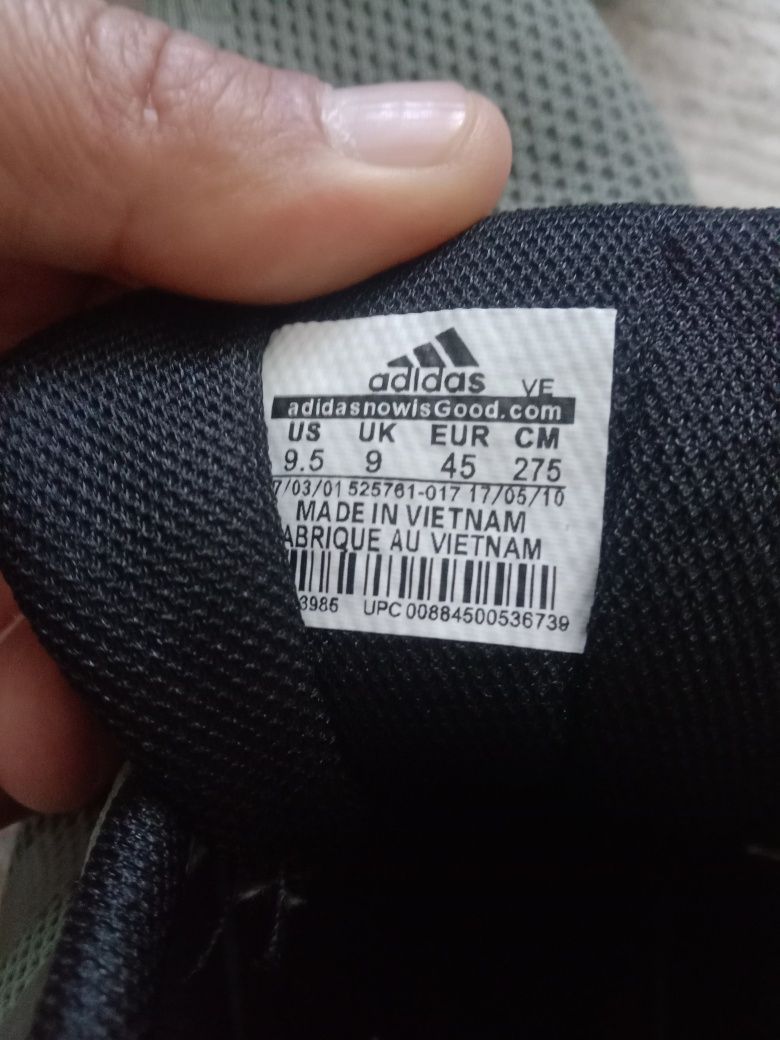 Продам кроссовки