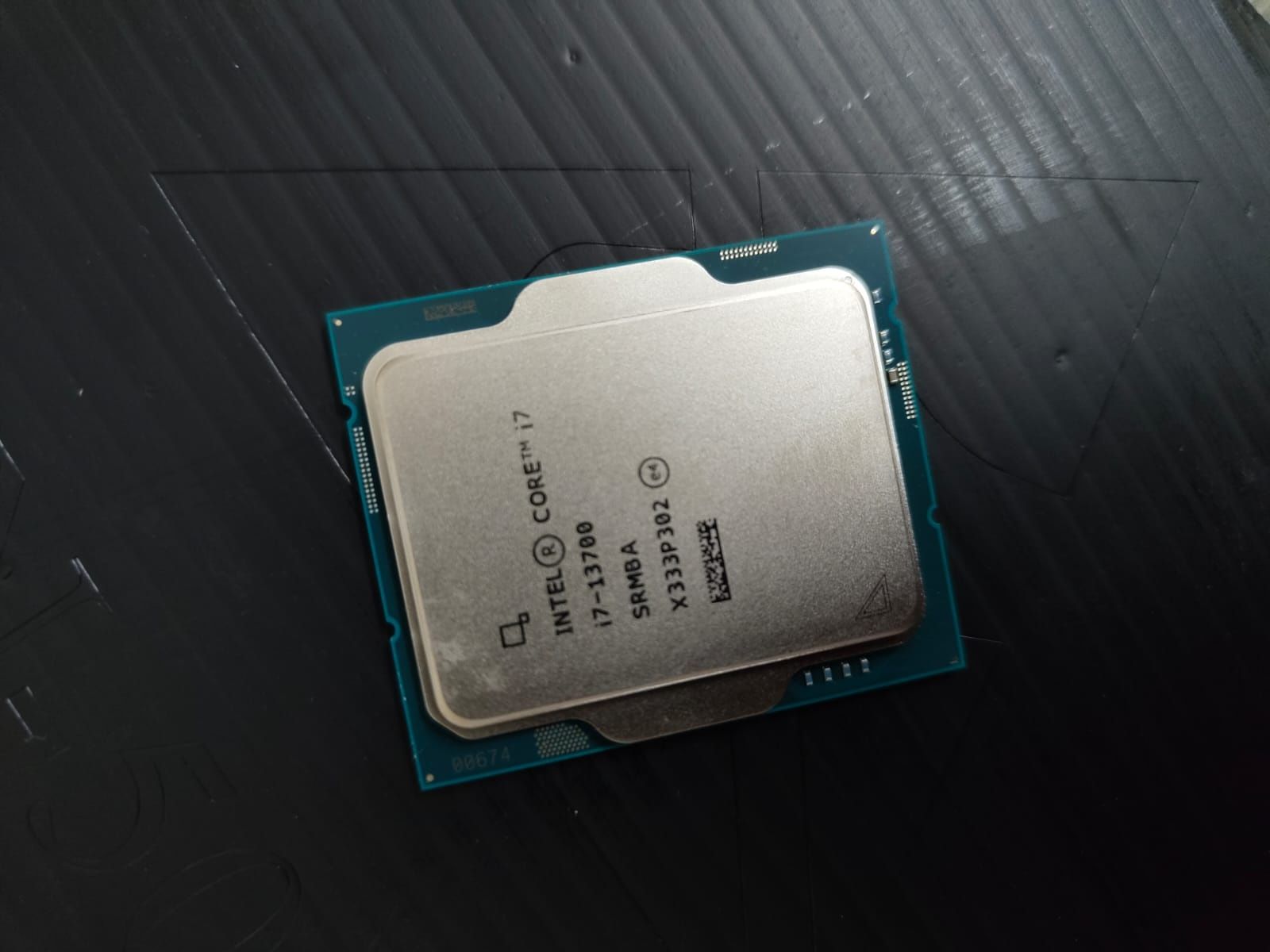 Продам комплектующие новые  i7 13700