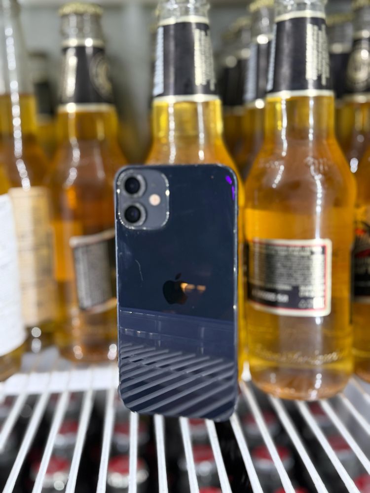 Iphone 12 mini в хорошем состояни