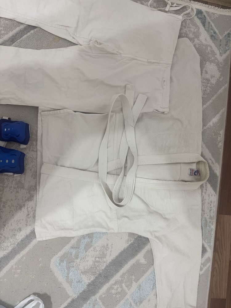 Продам одежда для дзюдо ,есть торг