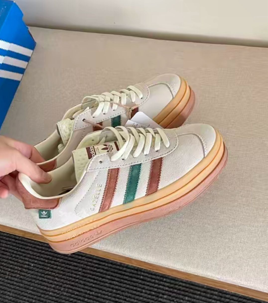 Кросовки Adidas gazelle bold,Модель: кленовый лист 
38 разме