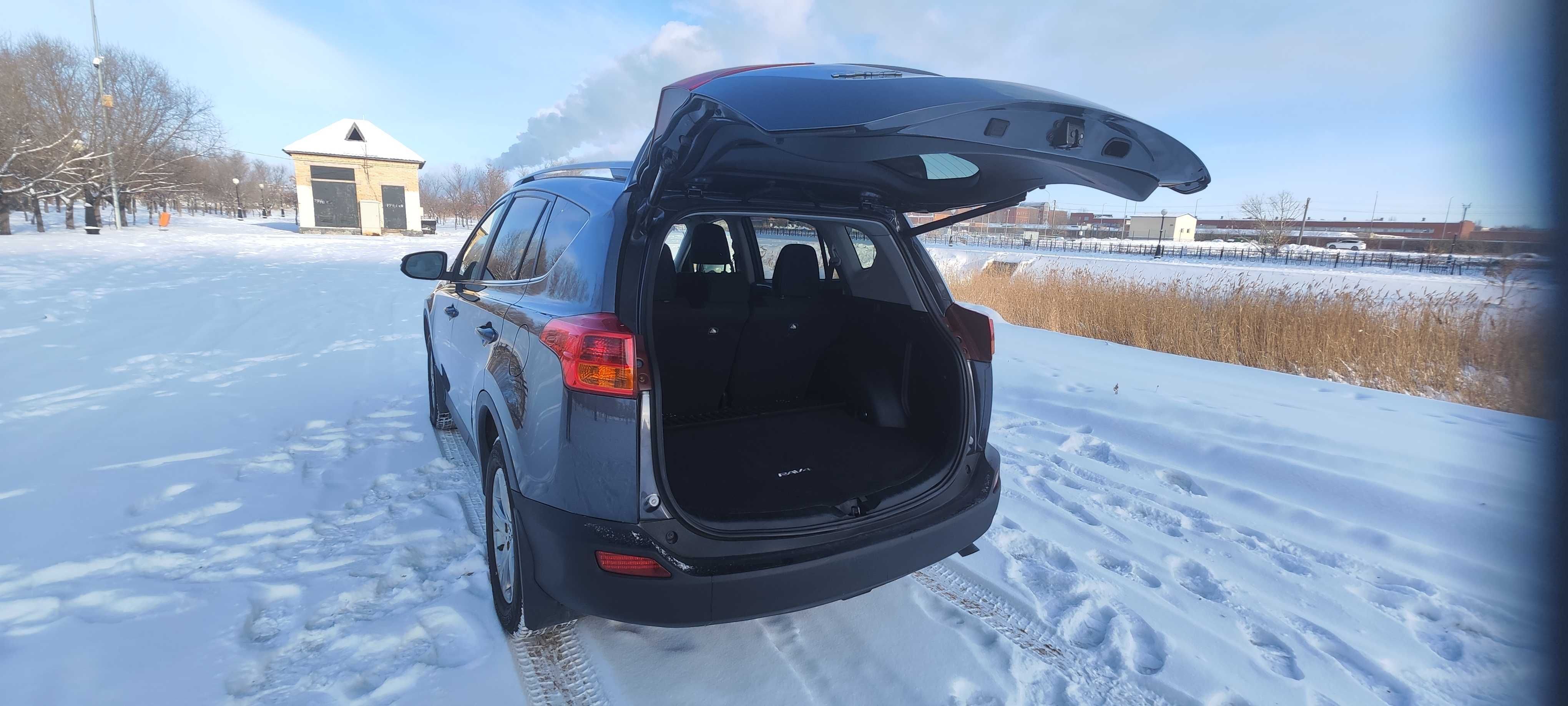 Toyota Rav 4 поколение 4