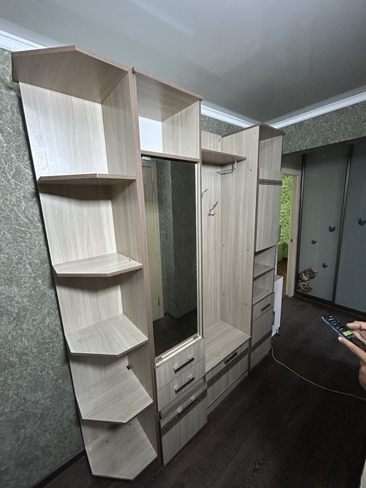 Продам прихожую !!!