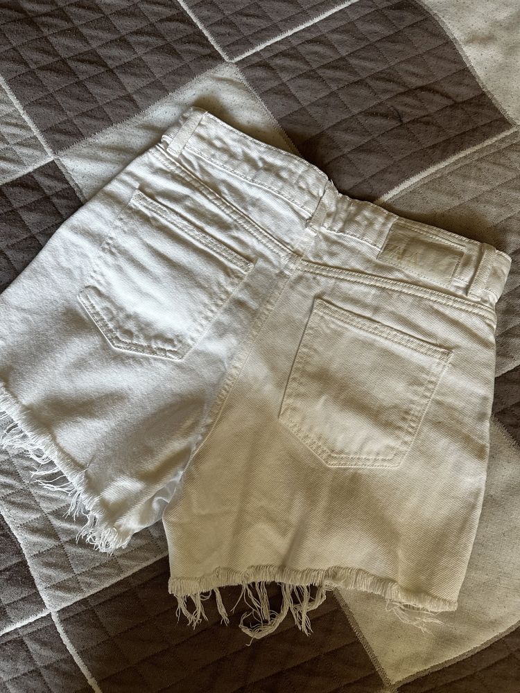 Белые шорты Zara