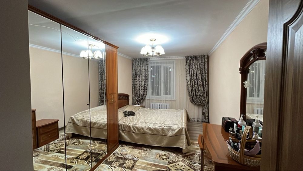 Продам 5 комнатный дом (двухквартирный)