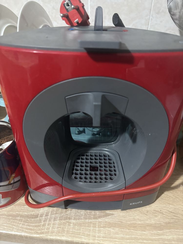 Продам капсульную кофемашину Nescafe Dolce Gusto Krups