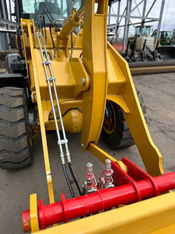 Фронтальный погрузчик LUGONG LG938 1,3 м3/2500 кг