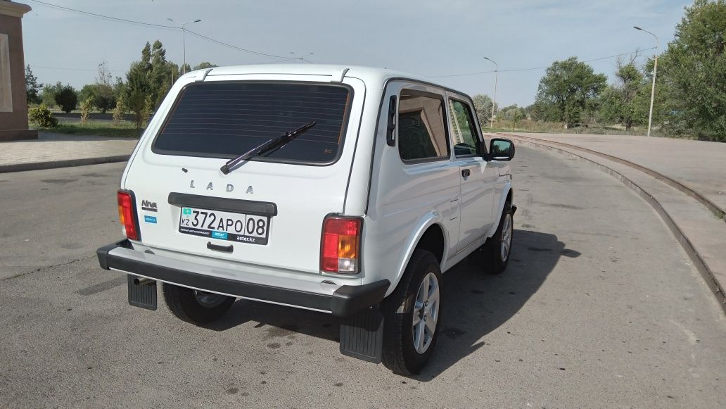 Продам новую машину  Нива легенд