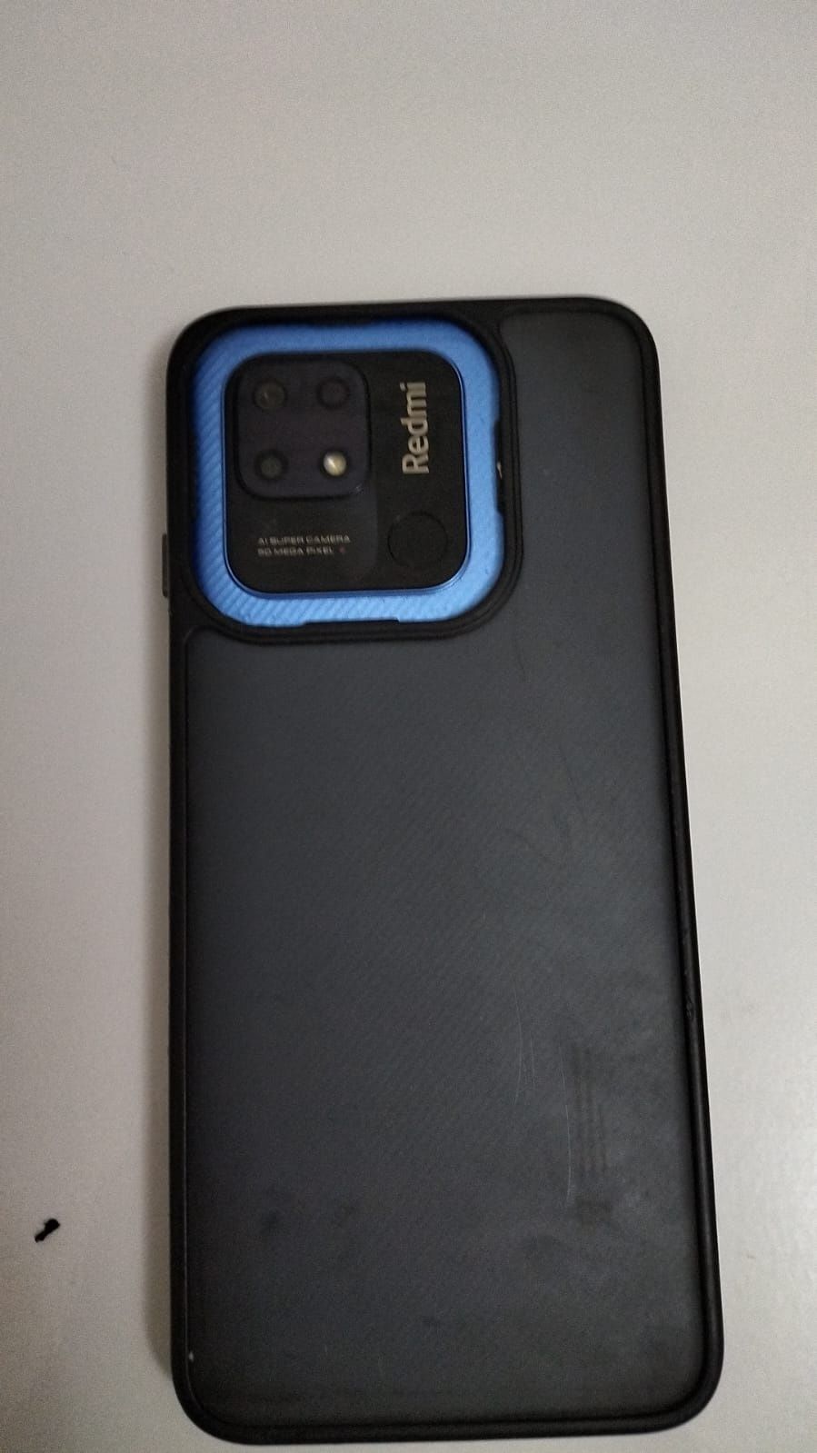 Xiaomi Redmi 10C . Все вопросы при опросе при осмотре торг есть.