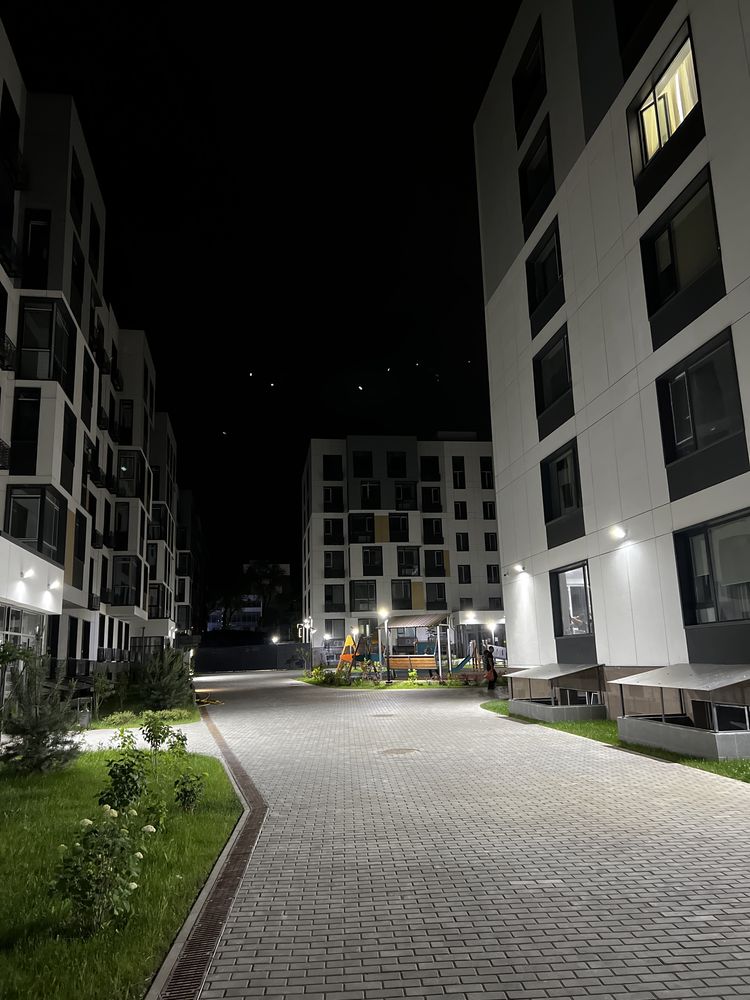 Срочно продаю новую 2-комнатную квартиру в медеуском районе!