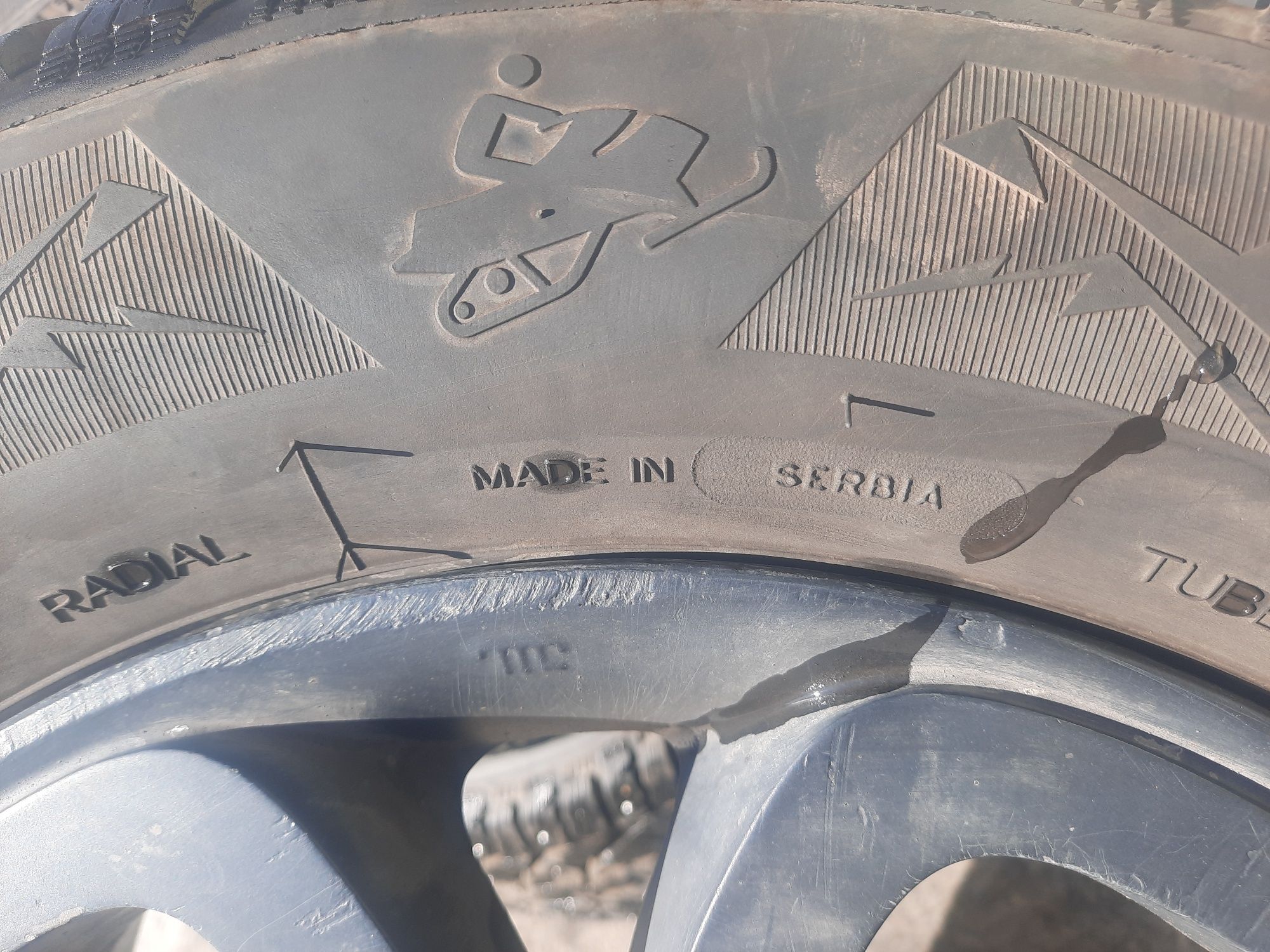 Продам колеса с зимней резиной  Riken R15