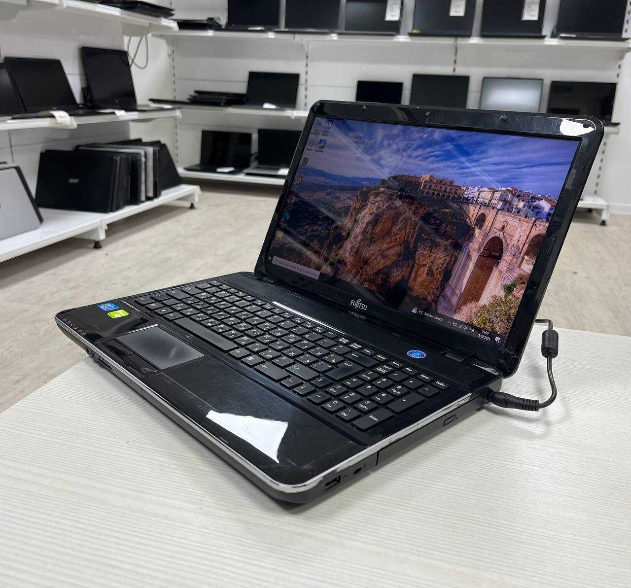 ДЛя офиса Fujitsu Core i3*ОЗУ8/SSD256/Магазин б/у ноутбуков Belser