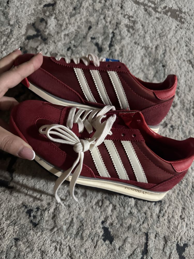 Продам кроссовки Adidas