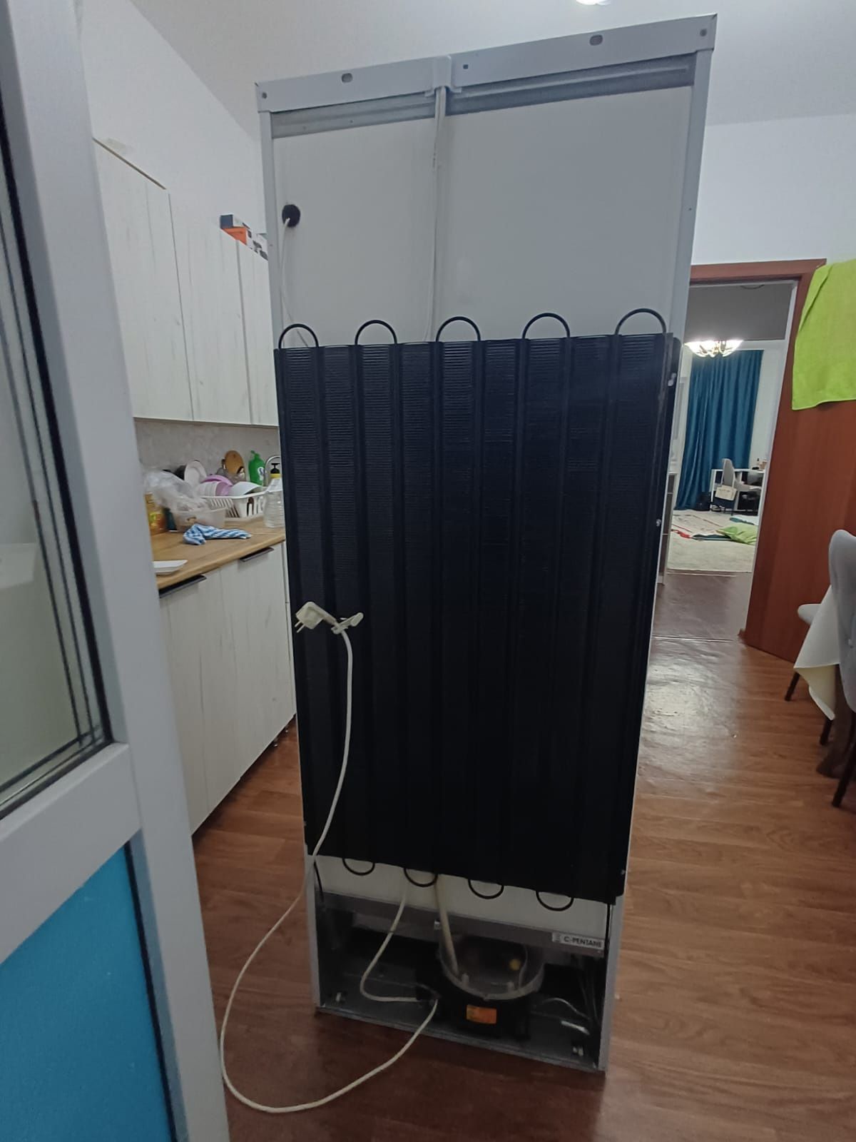 Холодильник indesit продам
