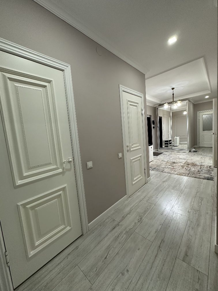 4-комнатная квартира · 126.5 м² · 2/8 этаж, Валиханова, ЖК Томирис