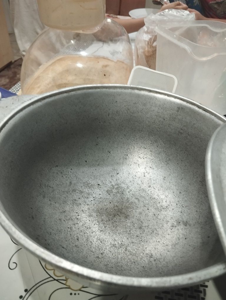 Казан советский чугунный