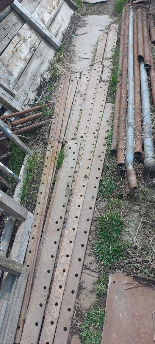 Продам задвижки, редуктора, насосы разные