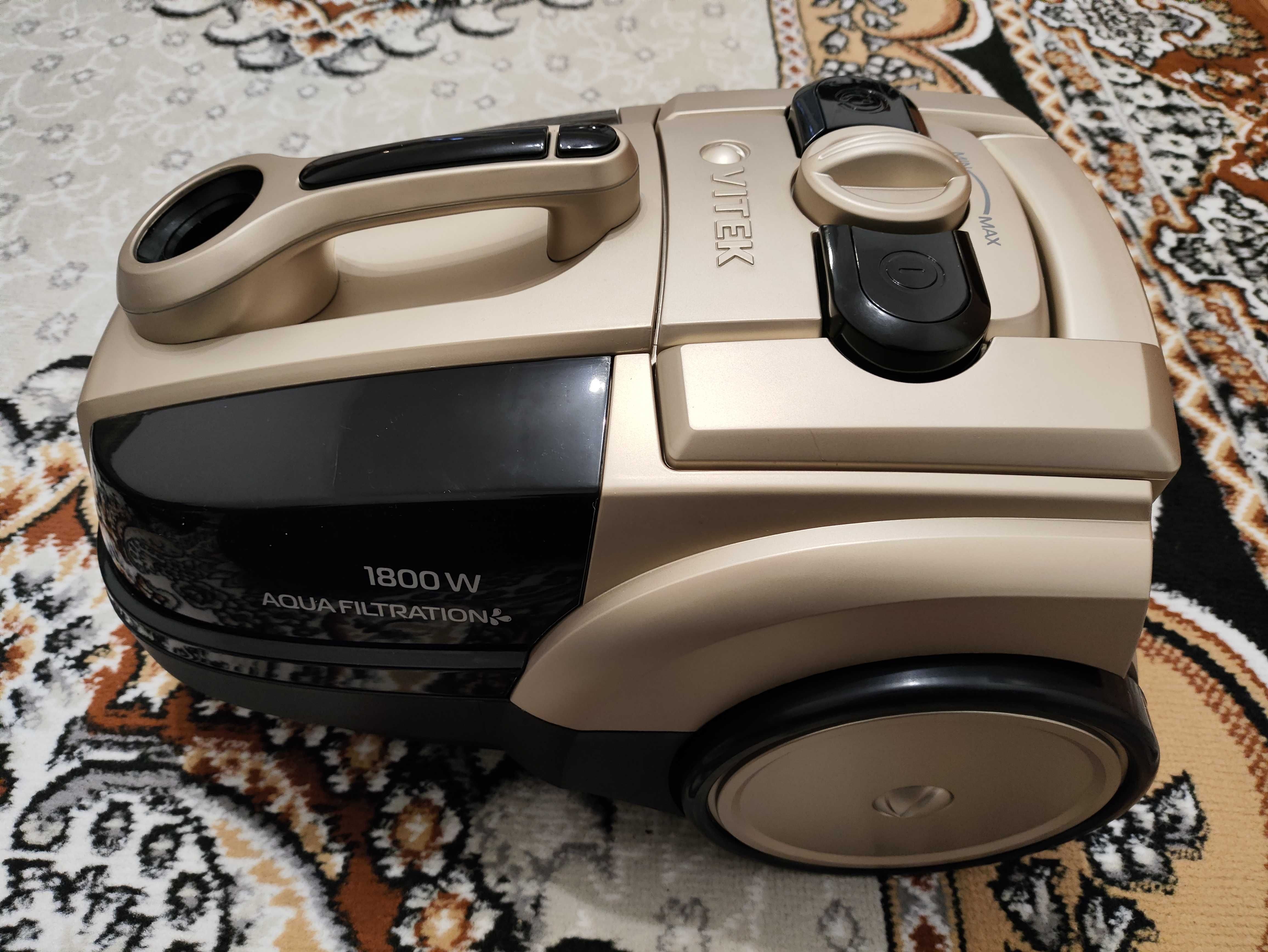 Пылесос с аквафильтром VITEK VT-8100