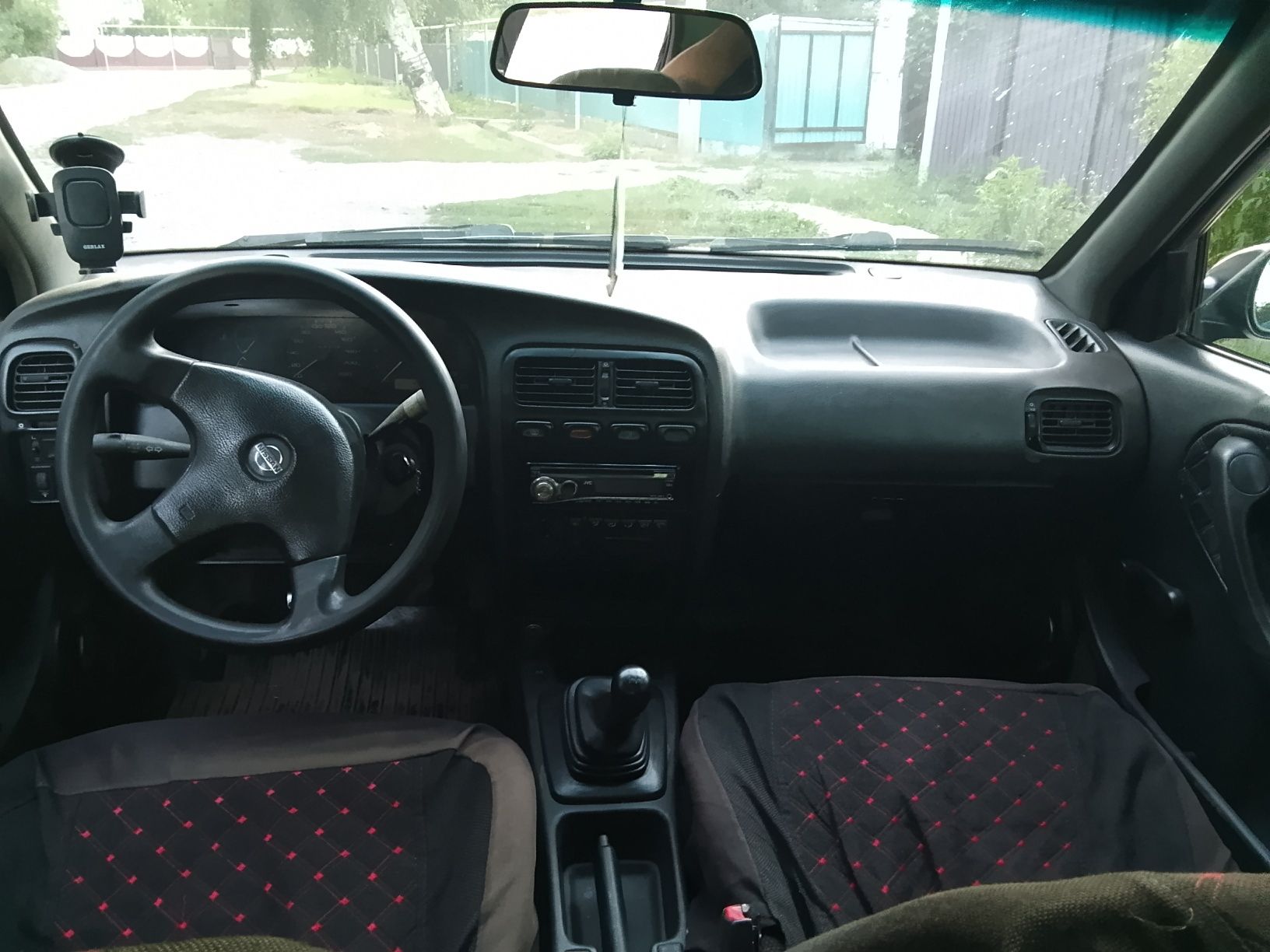 Нисан Примера  1.6