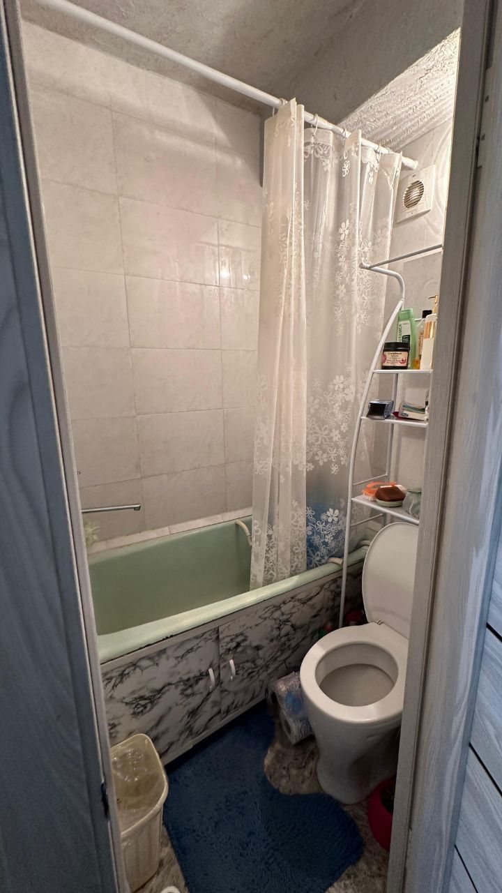 ПРОДАМ квартира-студия.18 кв.балкон.В центре.
