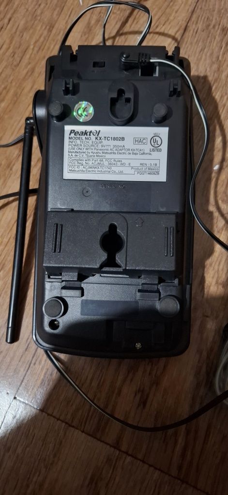 Телефон Peaktel KX-TC1802BXCID
