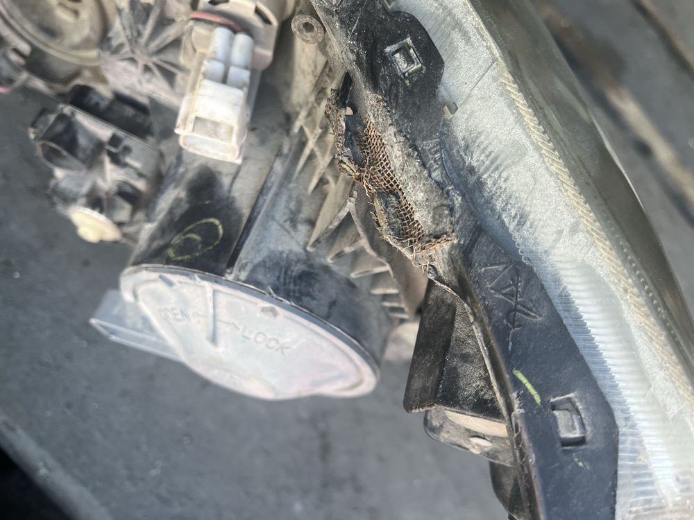 Продам запчастей на тойота авенсис