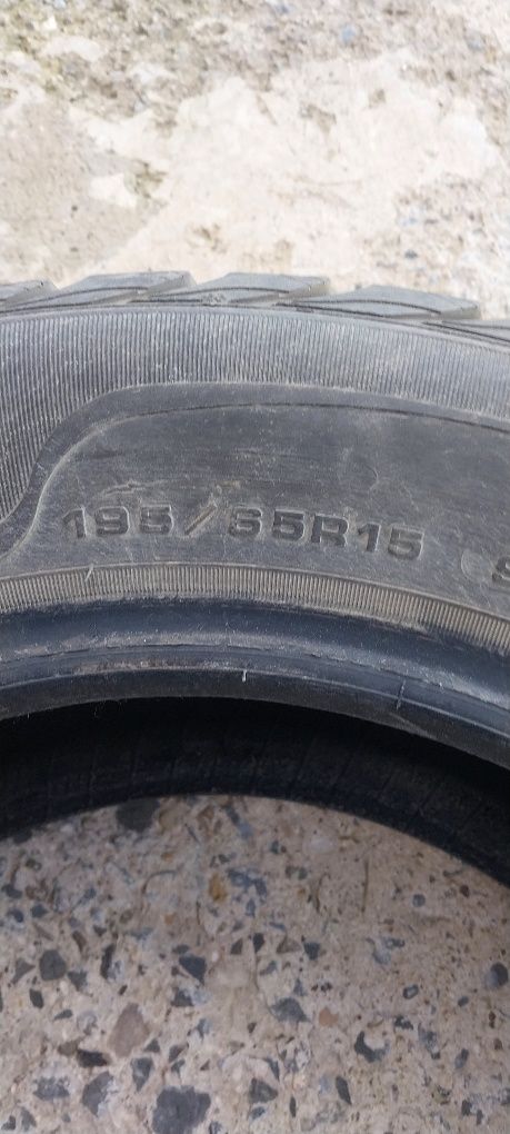 Шины шипованные продам