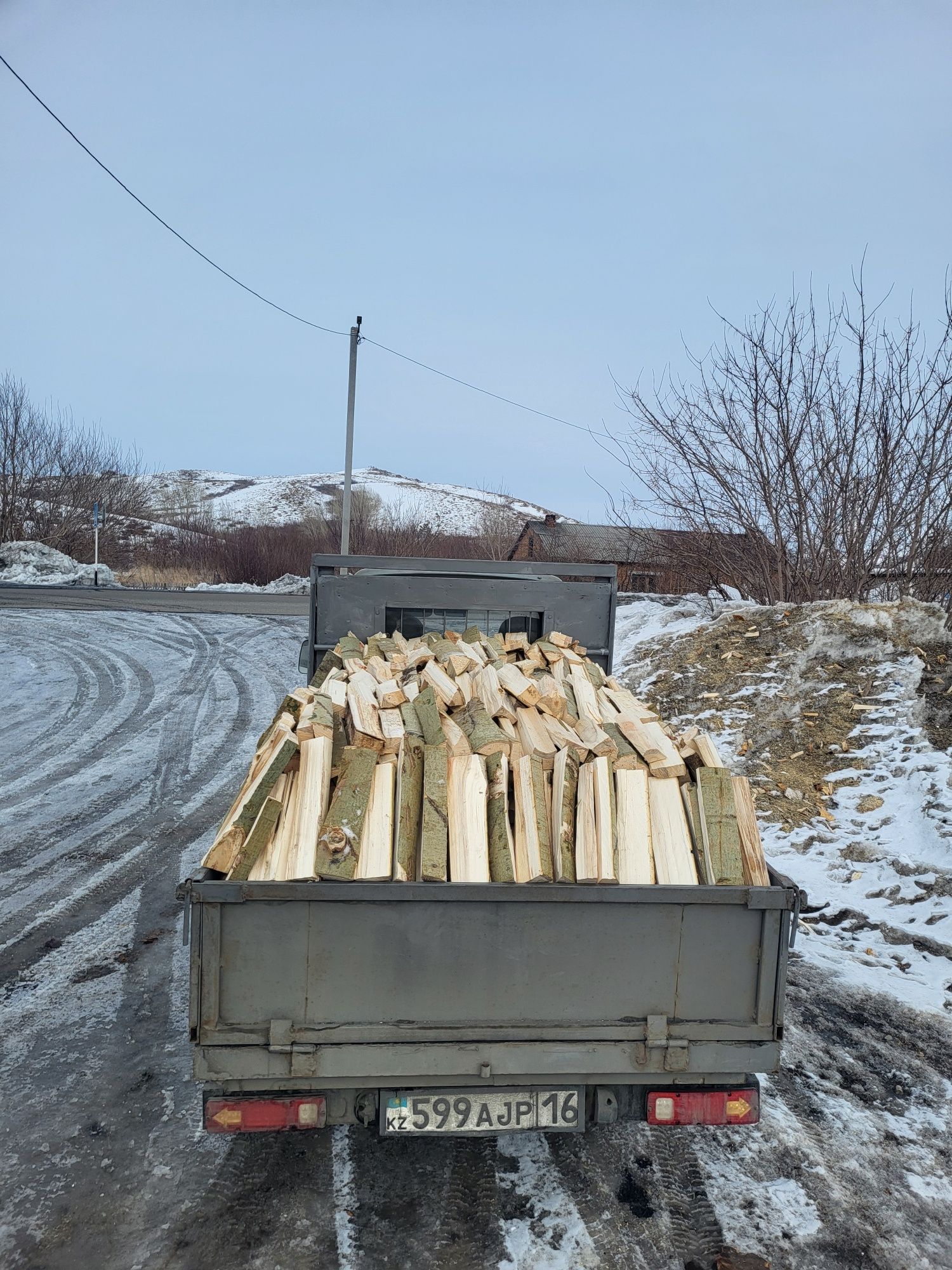 Продам дрова колотые 1.5 куба осина