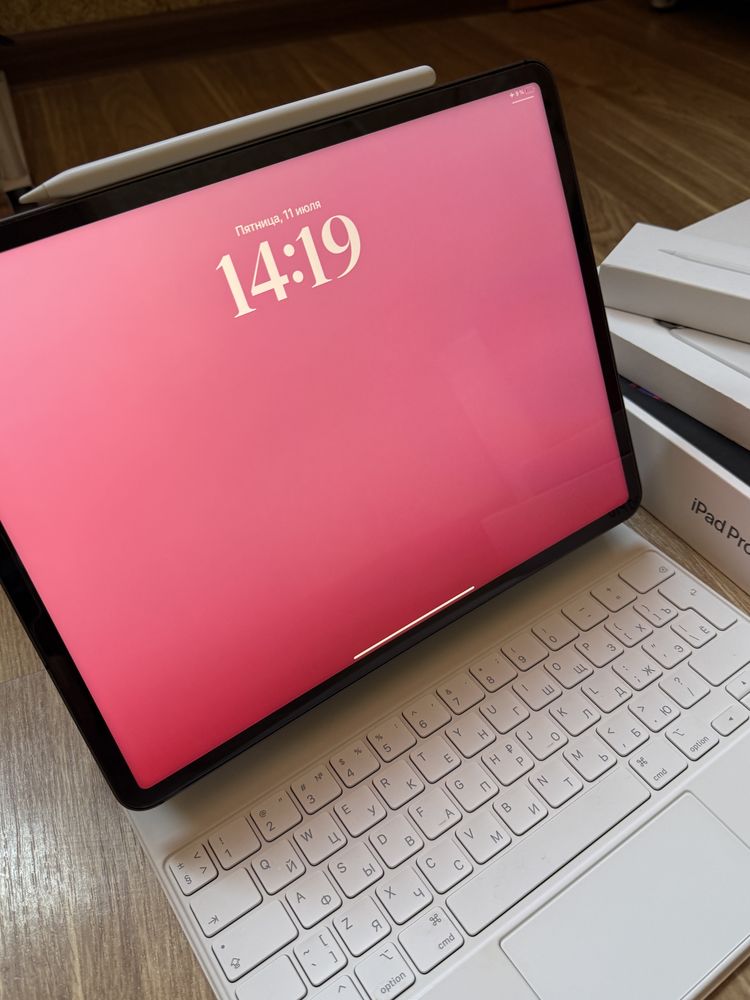 Ipad pro 12.9 + клавиатура + ручка 256гб