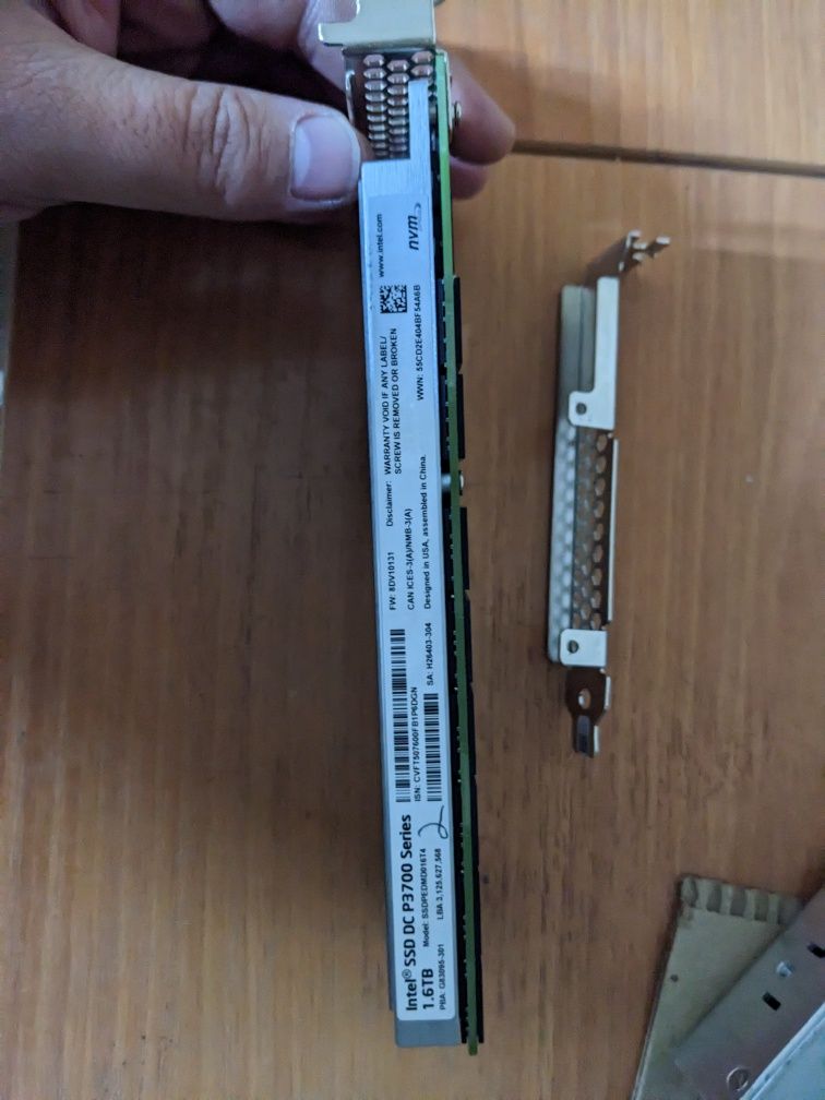Intel DC P3700 1.6TB PCIE SSD