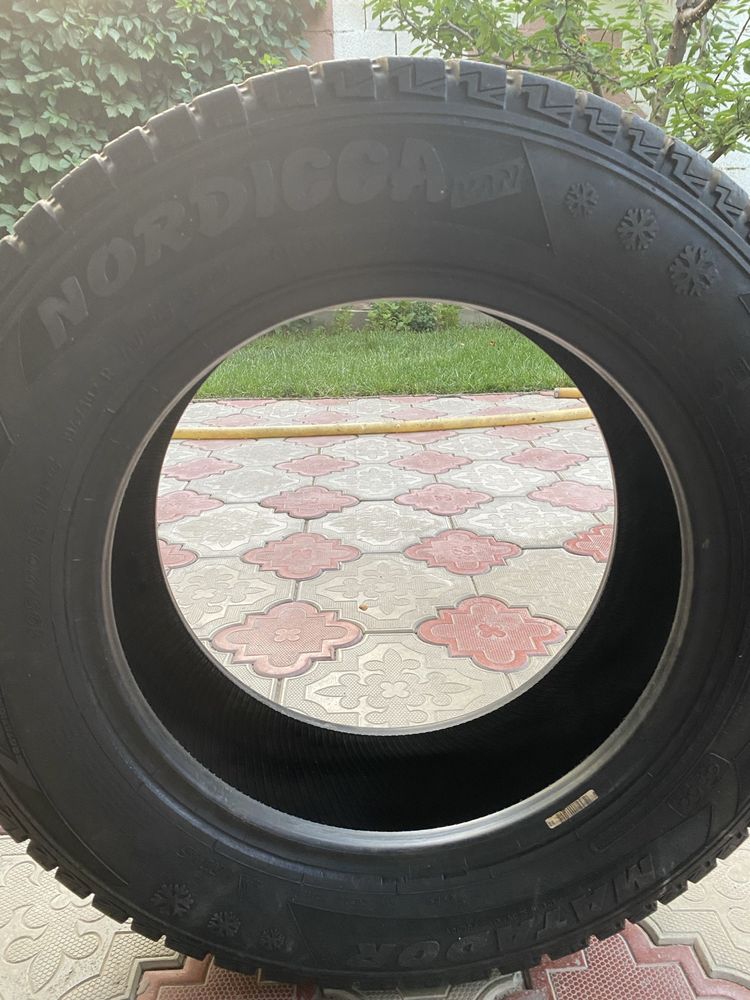 Автошин 1 штука б/у в отличном состоянии зимние