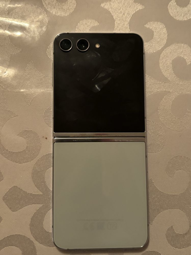 Samsung Galaxy Z Flip5