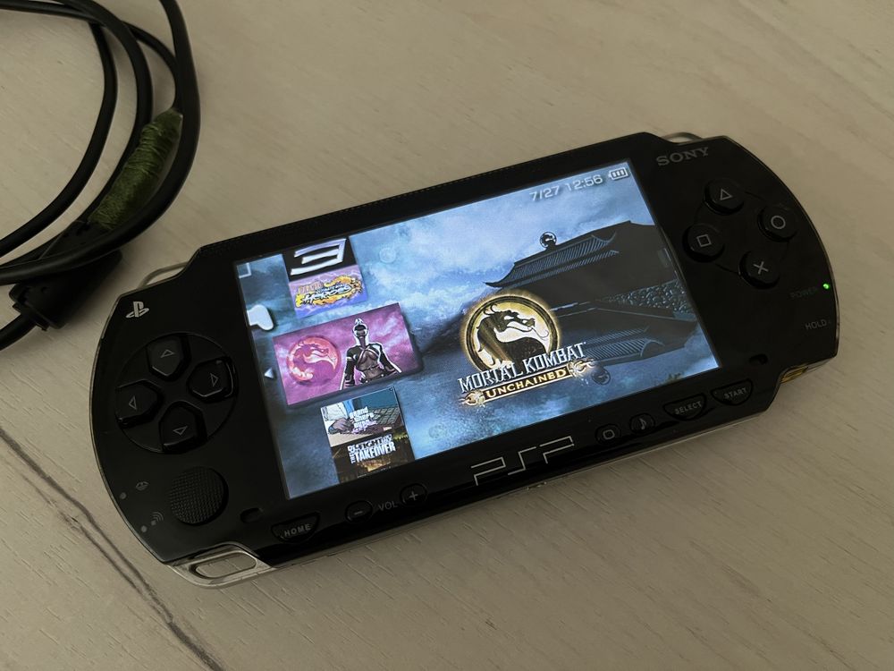 Продам приставку PSP 1000