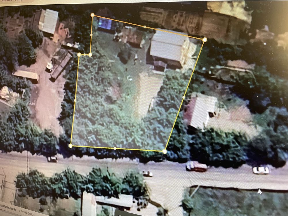Участок дом по центральной улице. Адрес Поселок Иргели .