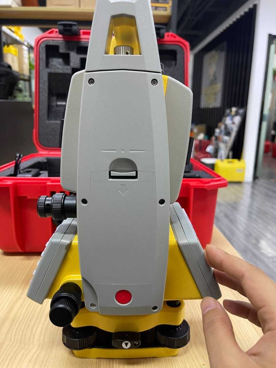 Продам тахеометр South NTS-362R6 2"r1000m usb bluetooth leica  новый