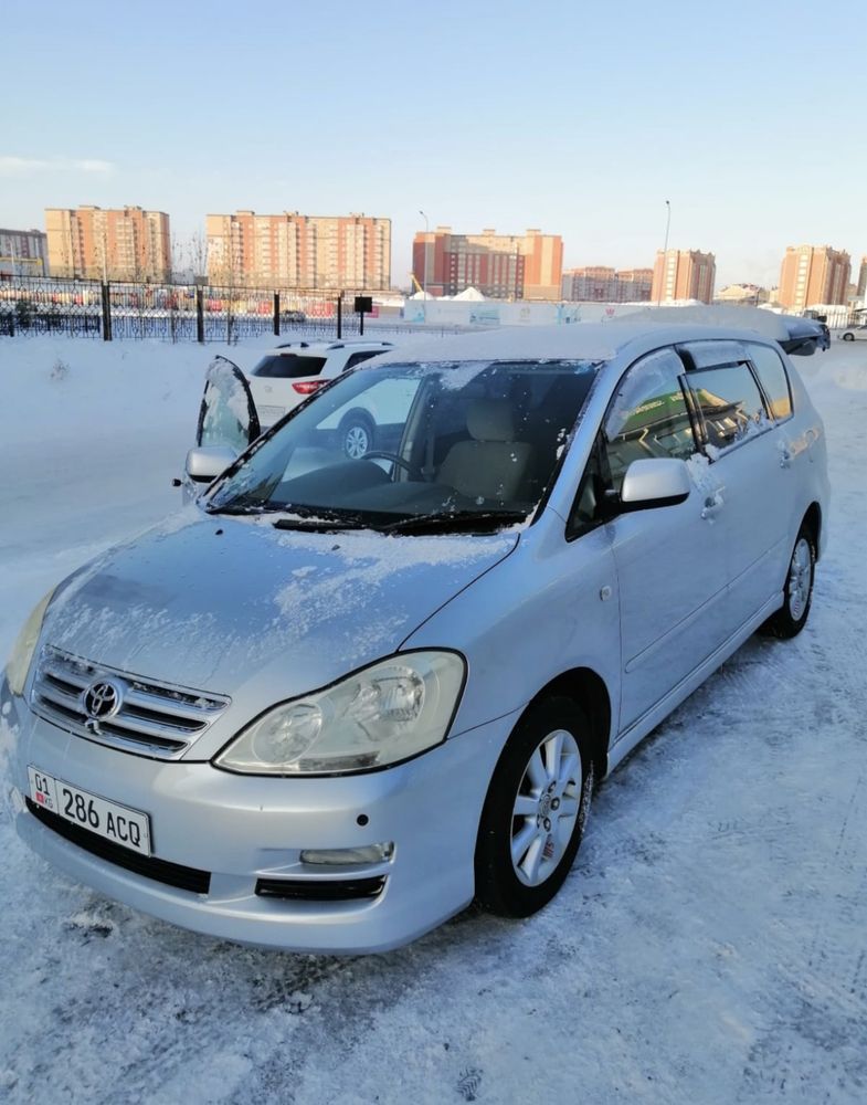 Toyota Ipsum 2007 полный привод правый руль