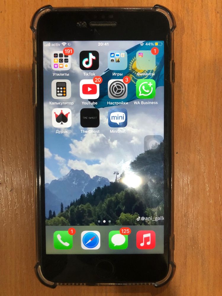 Айфон 7+ продам :