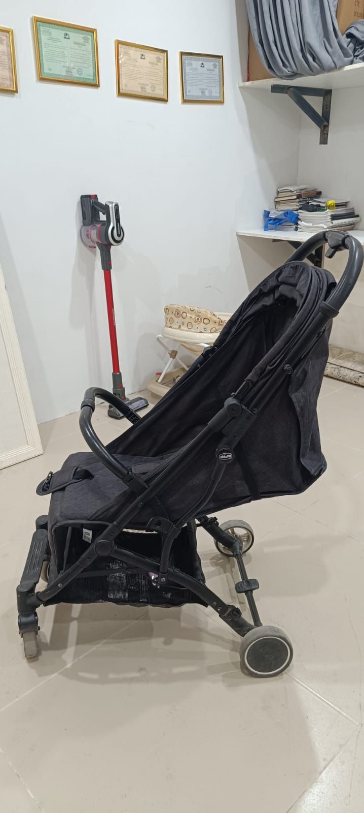 Продам коляску Chicco