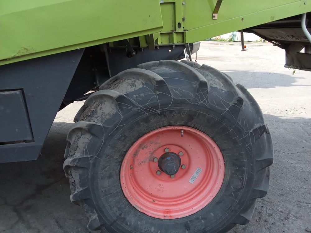 Комбайн Claas mega 350