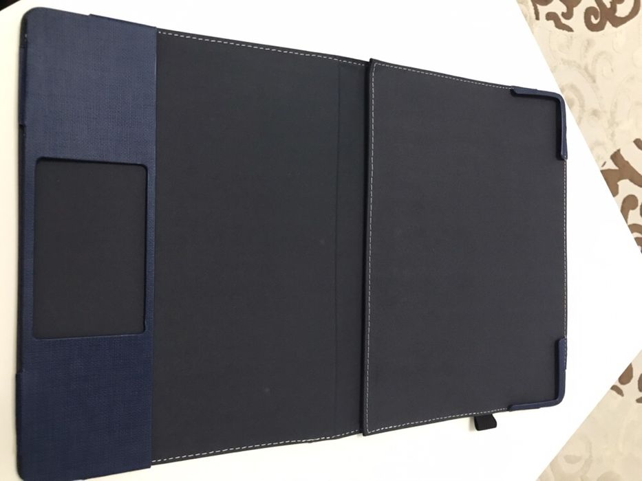 Продам новый кожаный чехол для ультрабука Matebook X