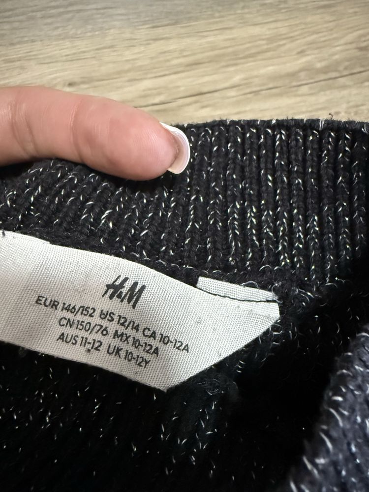 Продаю шикарный свитер на девочку 10-12 лет, фирма H&M