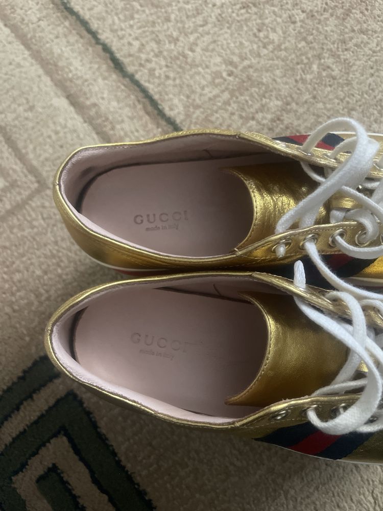 Gucci обув с договорный