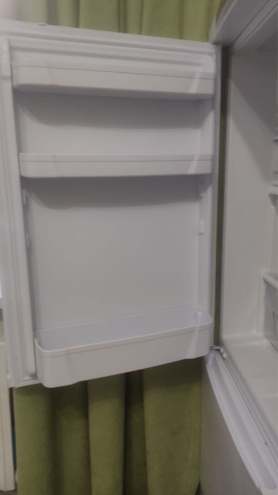 Продаю б/у холодильник INDESIT
