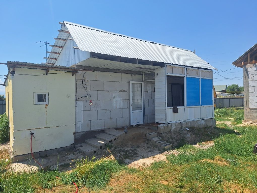 Продам времянку и недостроенный дом