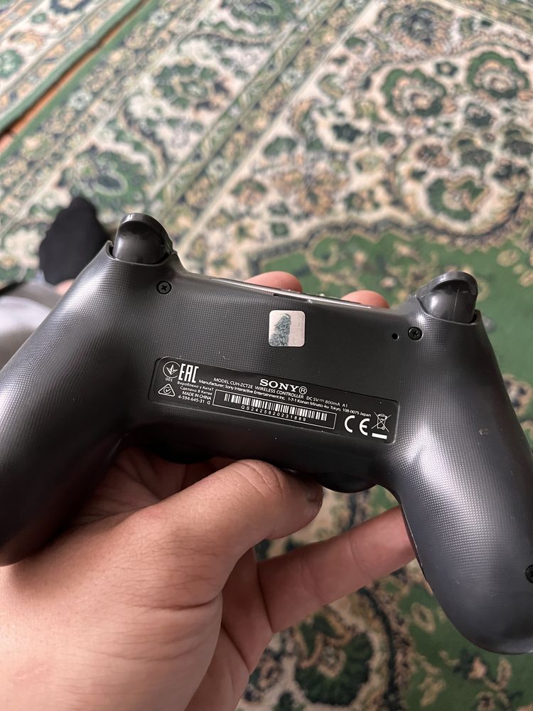 Продам PS4 slim 1T