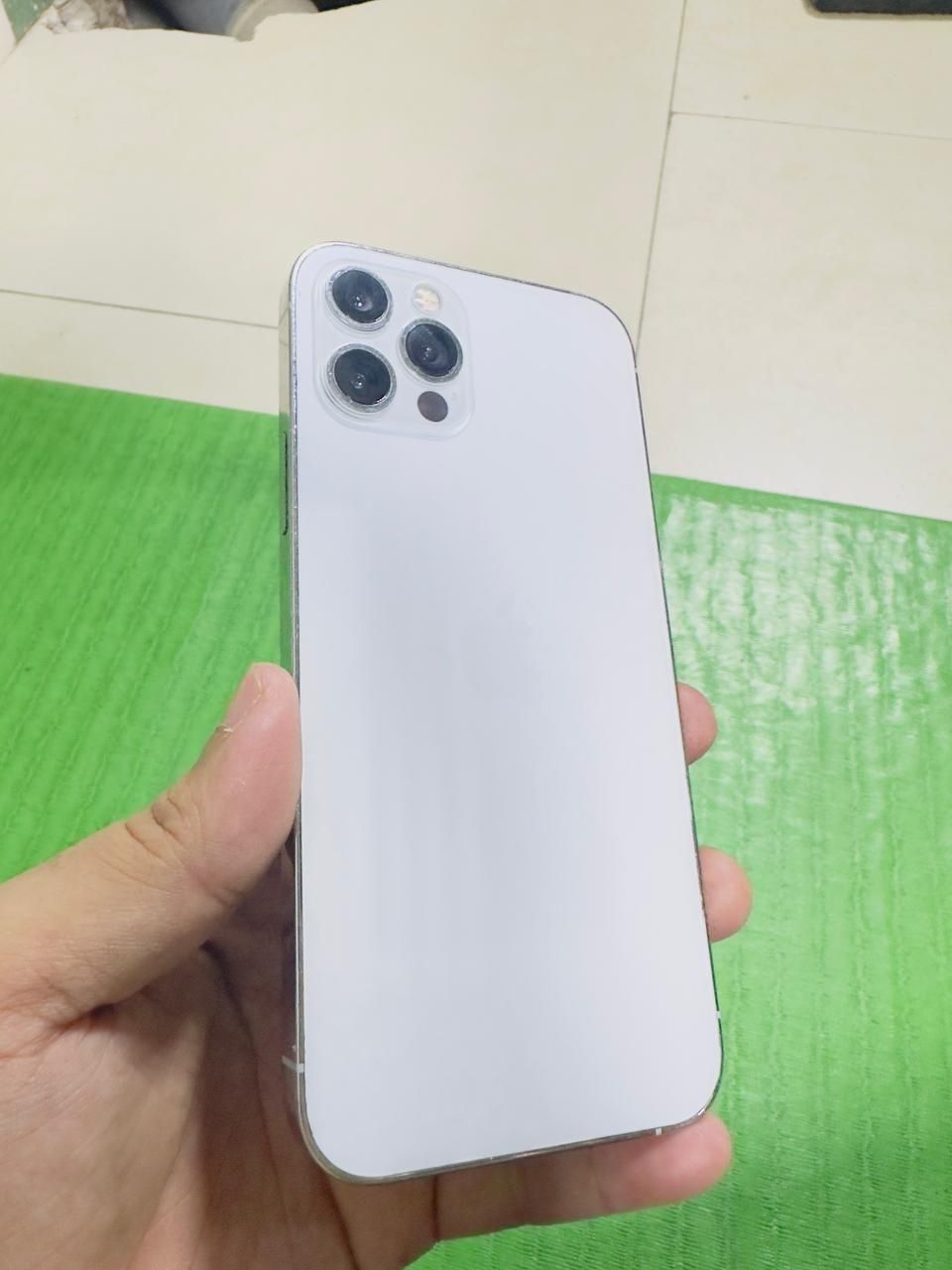 I phone 12 pro white colour 79% 128