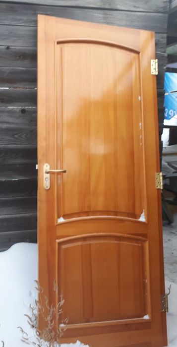 Двери межкомнатные из натурального дерева, б/у, 4 штуки