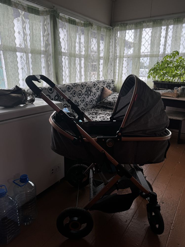 Продам коляску почти новая